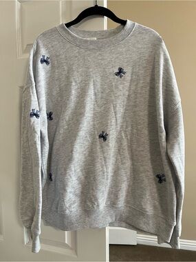 Reflex Light Gray Crewneck Sweatshirt with Navy Bow Embroidery